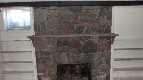 Abandoned Bungalow photo 3