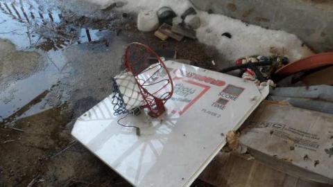 Gutted but they music plays on - Abandoned-Bungalow9.jpg