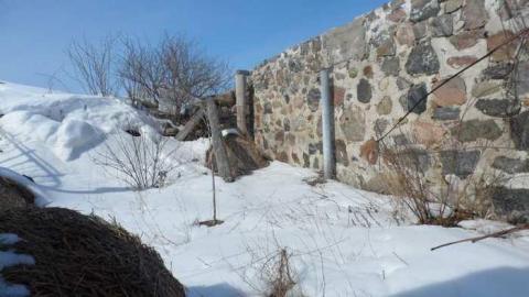 Gutted but they music plays on - Abandoned-Bungalow5.jpg