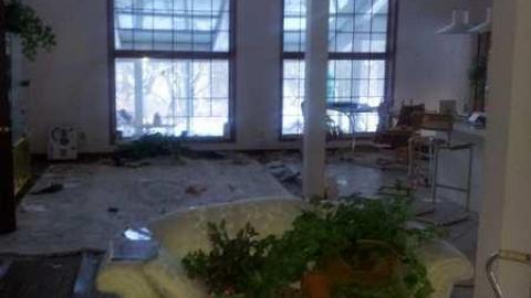 How is this left? - Abandoned-Cat-Lady-House321.jpg