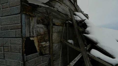 Collapsed Pioneer Log Home - Collapsed-Pioneer-Log-Home1.jpg