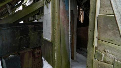 Collapsed Pioneer Log Home - Collapsed-Pioneer-Log-Home26.jpg