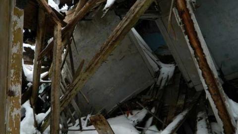 Collapsed Pioneer Log Home - Collapsed-Pioneer-Log-Home30.jpg