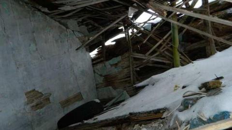 Collapsed Pioneer Log Home - Collapsed-Pioneer-Log-Home8.jpg