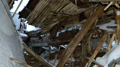 Collapsed Pioneer Log Home - Collapsed-Pioneer-Log-Home17.jpg
