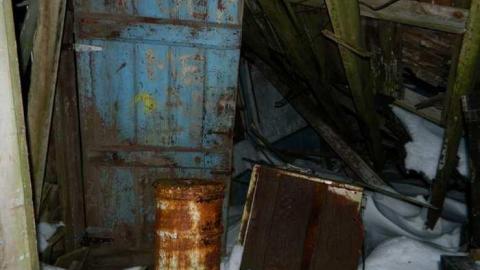 Collapsed Pioneer Log Home - Collapsed-Pioneer-Log-Home21.jpg