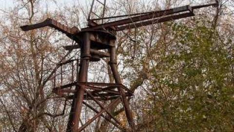 Nov 17, 2012 - Queenston-Cold-War-Antenna17.jpg