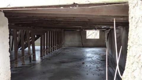 First Timer - Dilapidated-old-house-and-3-barn14.jpg