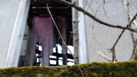 First Timer - Dilapidated-old-house-and-3-barn4.jpg