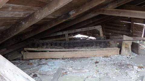 Dilapidated old house and 3 barn photo 4