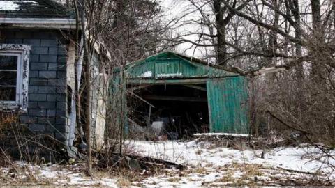 Big Island Tiny House - 850-N-Big-Island-Rd40.jpg