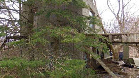 Mystery Building, Mar 28,2013 - IMGP0576.jpg