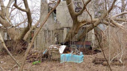 Mystery Building, Mar 28,2013 - IMGP0577.jpg