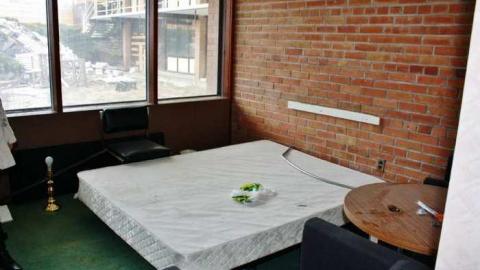 Andrew's In The Spring - Andrews-Motel30.jpg