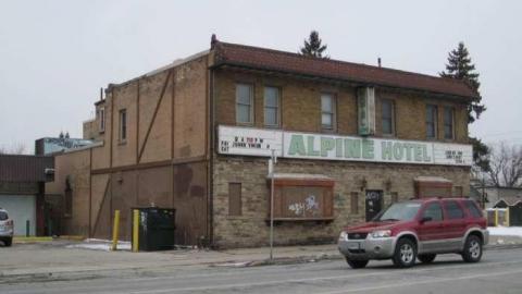 22/3/2013 - Alpine-Hotel13.jpg