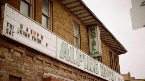 22/3/2013 - Alpine-Hotel18.jpg