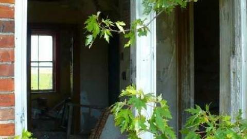 August 2012 - Sideroad-25-Farmhouse70.jpg