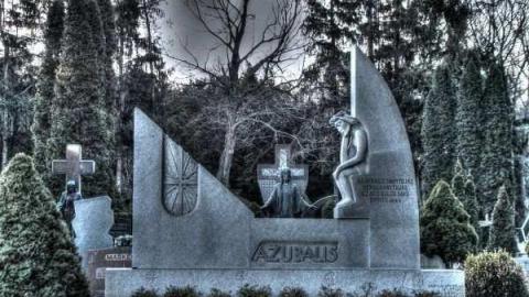 People Are Dyin to get in Here - St.-Johns-Lithuanian-Cemetery3.jpg