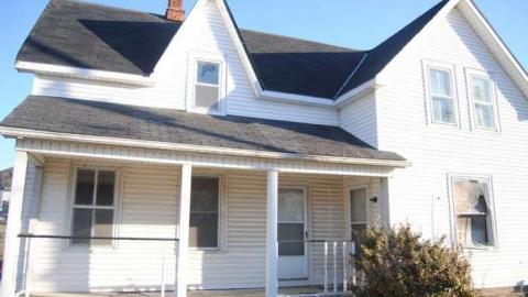 White On Wallace photo 3