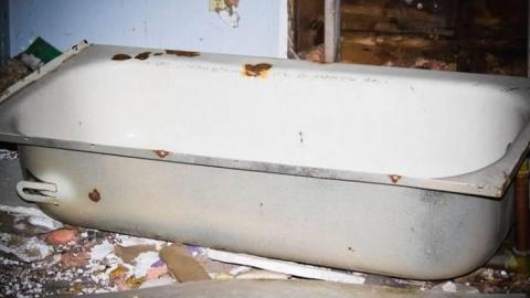 In the dark - IMG_5205.jpg