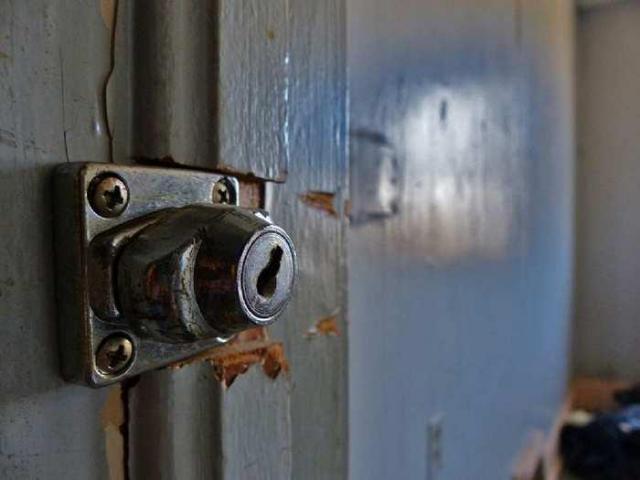 White house on The River photo 2