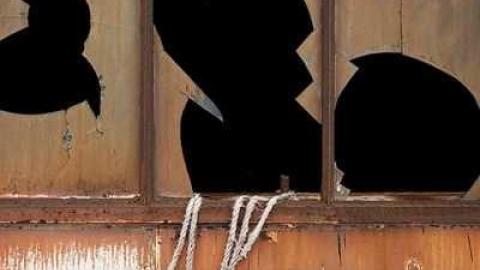 June 2010 - Consumers-Glass30.jpg