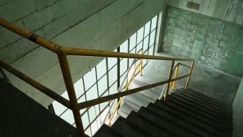 June 2010 - Consumers-Glass48.jpg