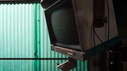 June 2010 - Consumers-Glass50.jpg