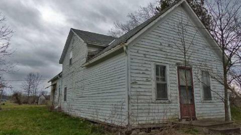 Abandoned? Yes it is - P1010731e.jpg