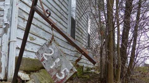 Abandoned? Yes it is - P1010729e.jpg