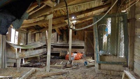 Abandoned? Yes it is - P1010692e.jpg