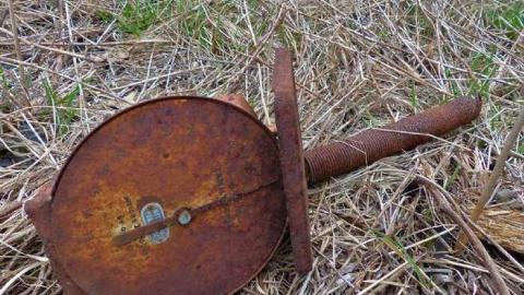 Abandoned? Yes it is - P1010702e.jpg