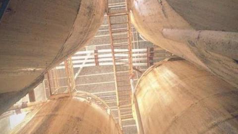 Photo from door, flour :)