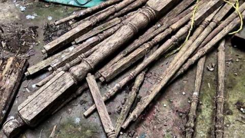 dot dot dot - 09 - IMG_0648O.jpg