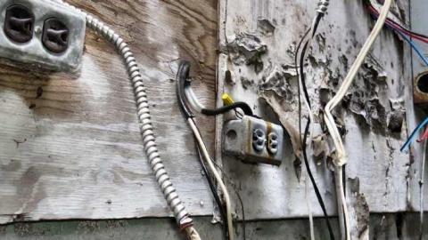 dot dot dot - 12 - IMG_0654UO.jpg