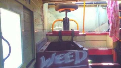 Hobo livin' - Abandoned-conductor-railcar4.jpg