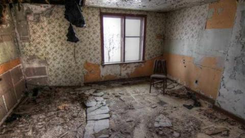 April 2013 - Sideroad-25-Farmhouse93.jpg