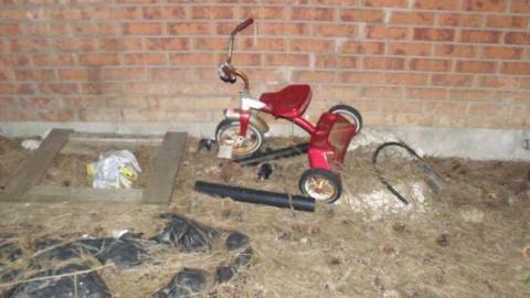 Pool side - Alloa-Pool-House10.jpg