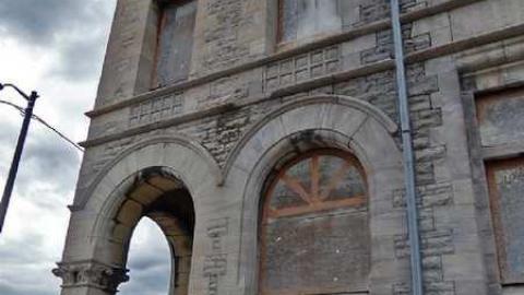 Amazing stone work - Niagara-Falls-Police-Station9.jpg