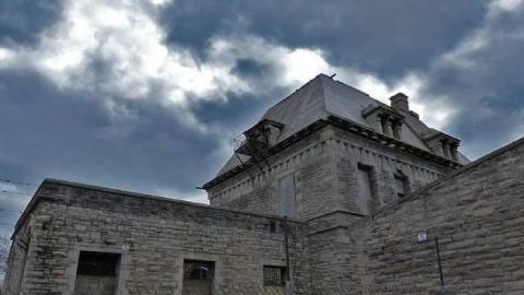 Amazing stone work - Niagara-Falls-Police-Station63.jpg