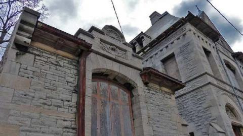 Amazing stone work - Niagara-Falls-Police-Station5.jpg