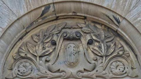 Amazing stone work - Niagara-Falls-Police-Station6.jpg