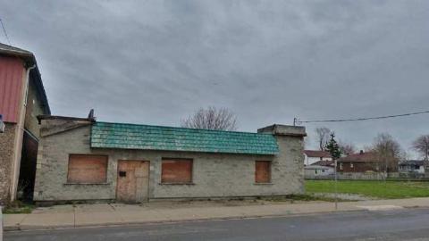 Rainy day in port colborne - Fraser-st-store-front9.jpg