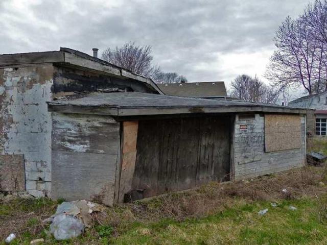 Fraser st store front photo 5