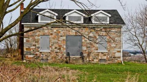 Acres Rd - The-Cole-House2.jpg