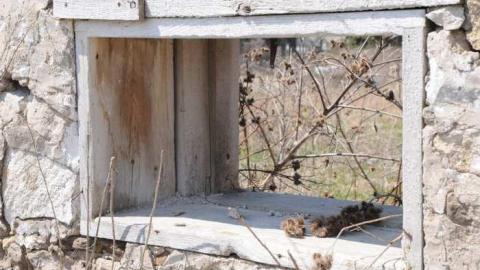 April 27, 2013 - 5-Line-Ruins22.jpg