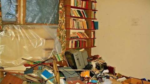 Buried Alive? - IMG_0616.jpg