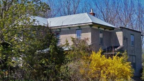 Lonely Logan Rd - P1010976e.jpg