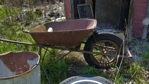 Lonely Logan Rd - P1010955e.jpg