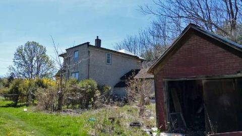 Lonely Logan Rd - P1010954e.jpg